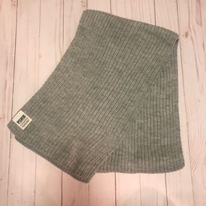 Victoria’s Secret PINK gray scarf